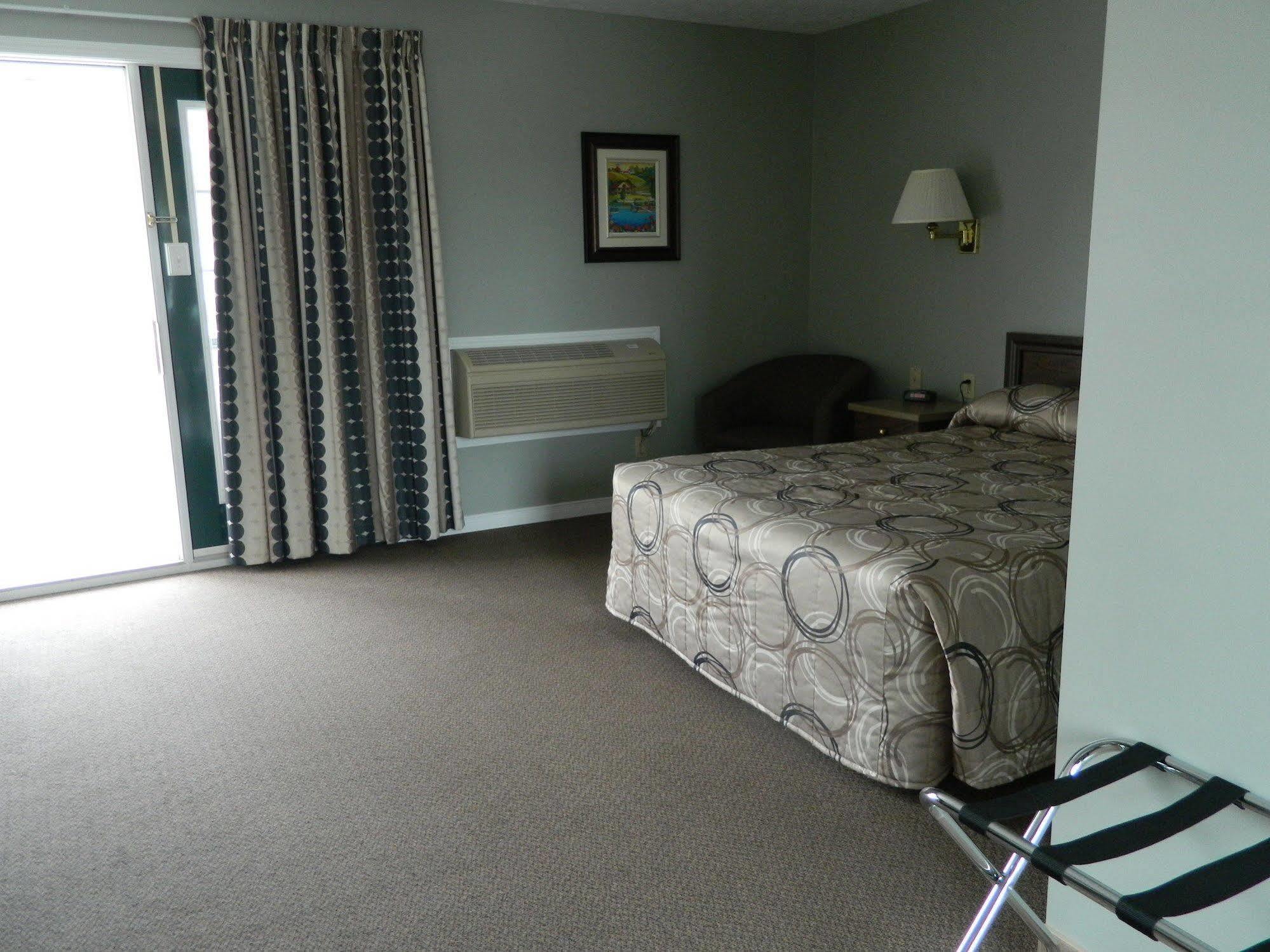 Hilltop & Restaurant Inn Grand Falls
